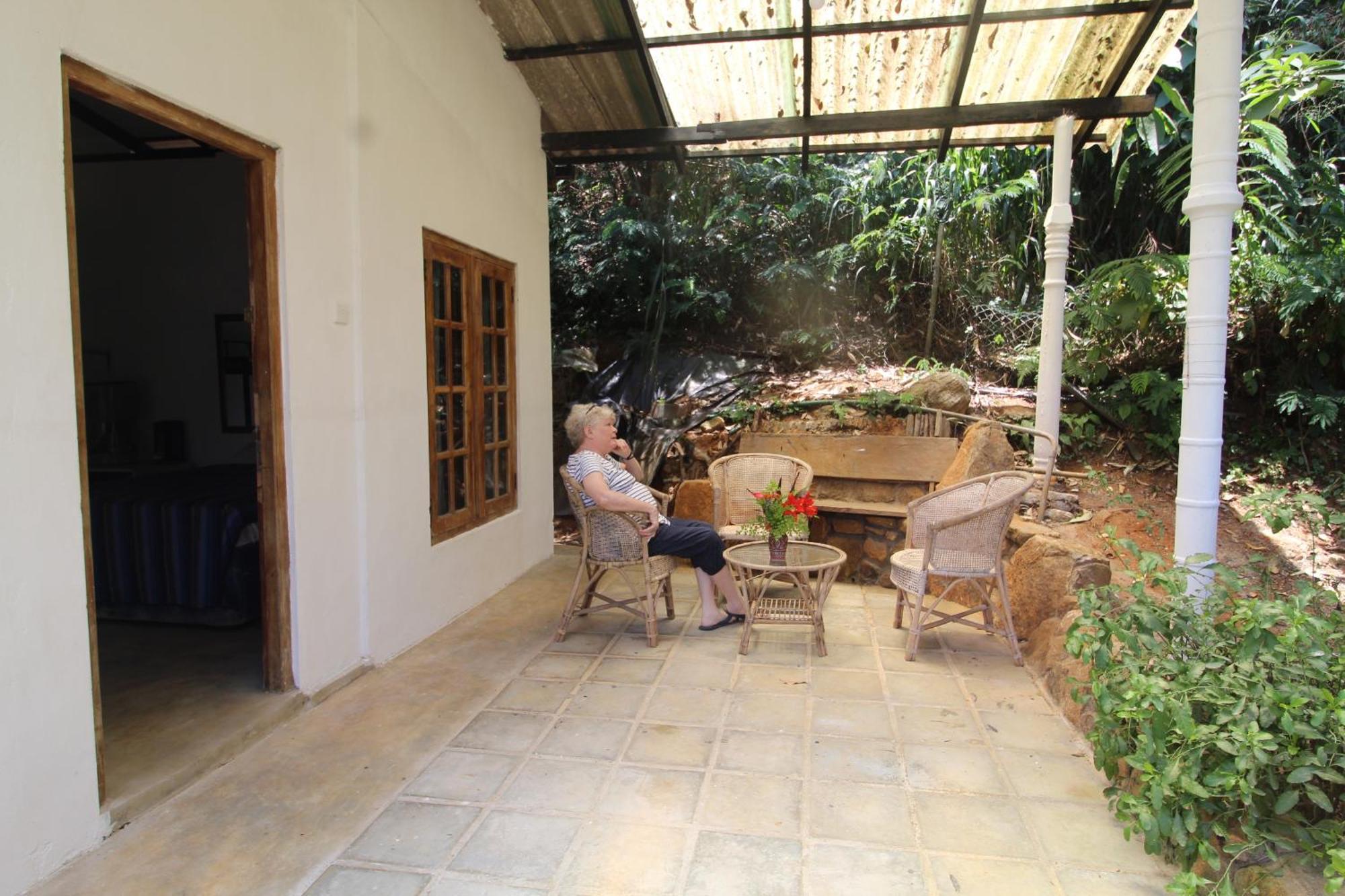 Bed and Breakfast Jungle Tide Канди Экстерьер фото