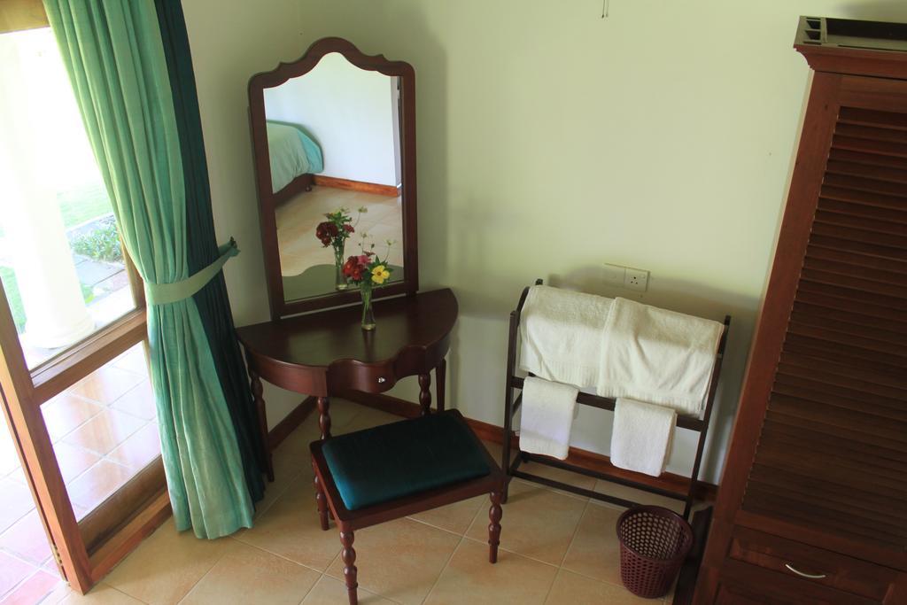 Bed and Breakfast Jungle Tide Канди Номер фото