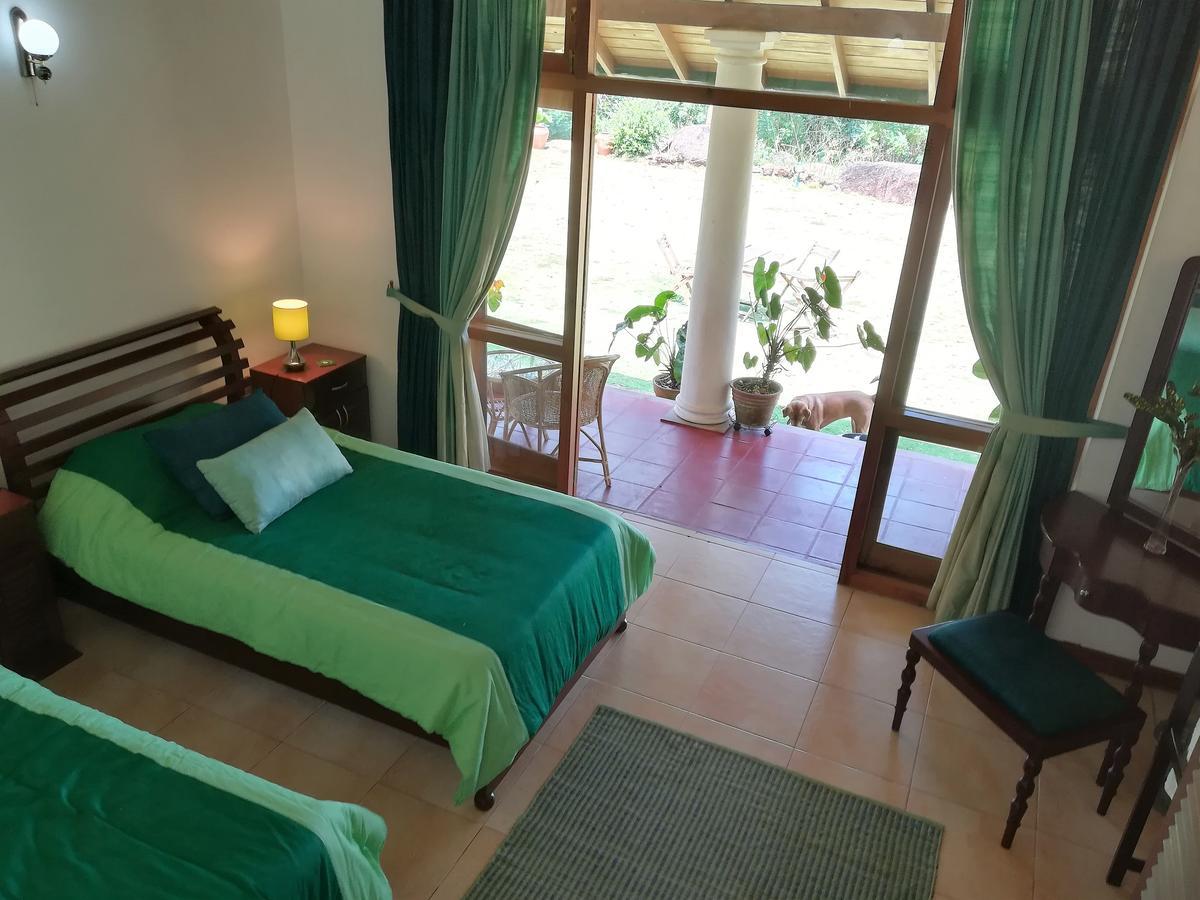 Bed and Breakfast Jungle Tide Канди Экстерьер фото